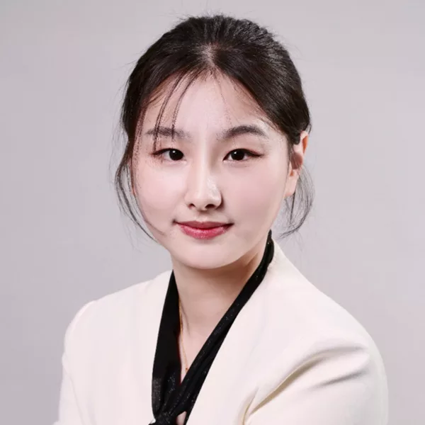 Ellie Chen, Senior Associate at Acadia Advisory