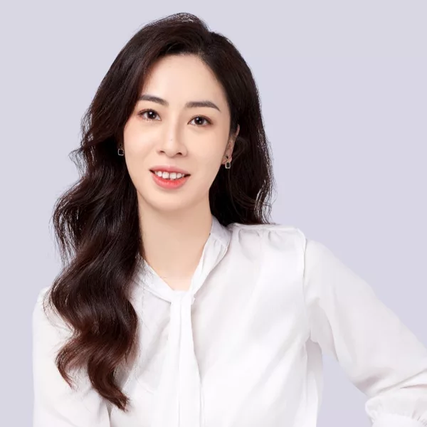 Jenny Chen, HR Manager at Acadia Advisory